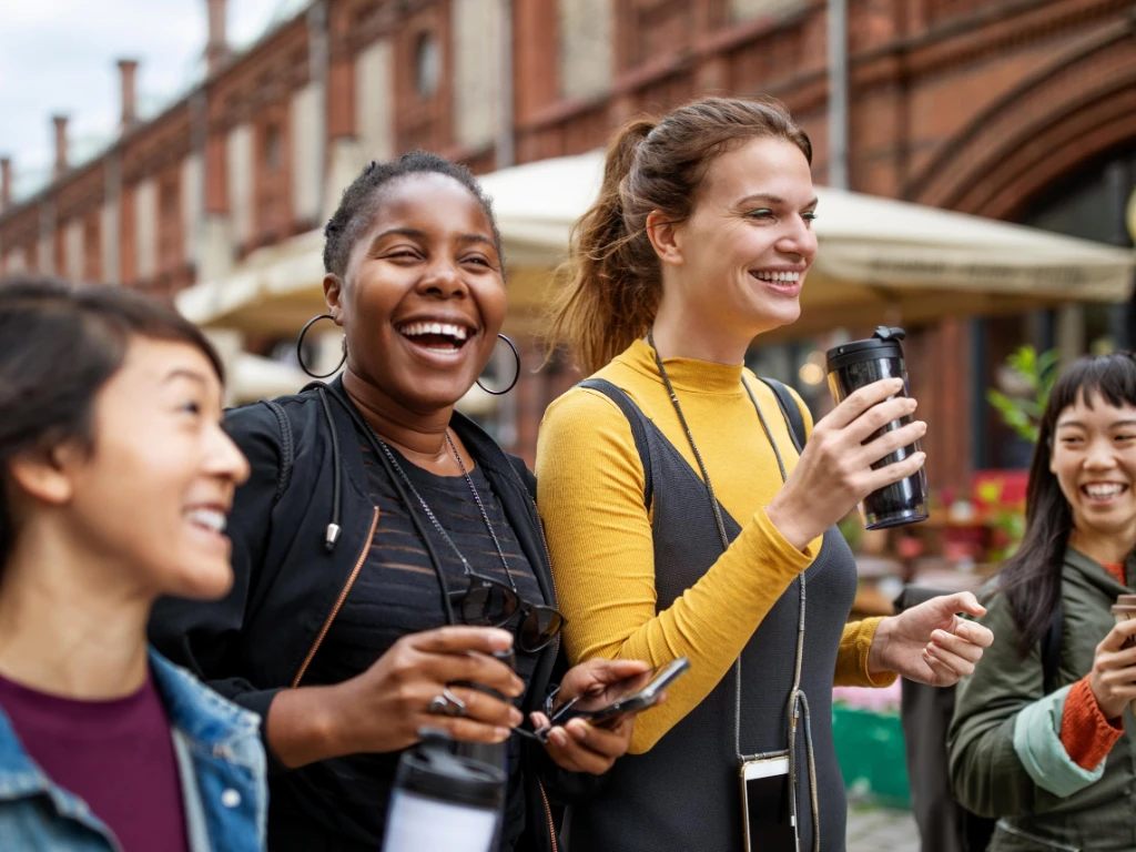 ______Happy women drinking coffee.13776643968545061234.15533148161924069027.jpg
